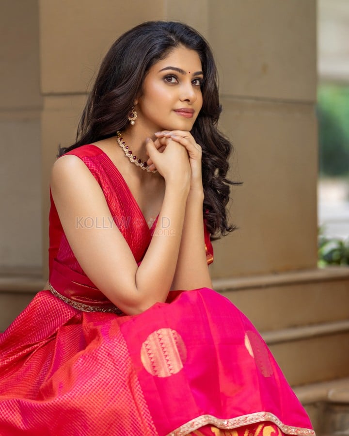 Devaki Nandana Vasudeva Actress Manasa Varanasi Sexy Pictures 02