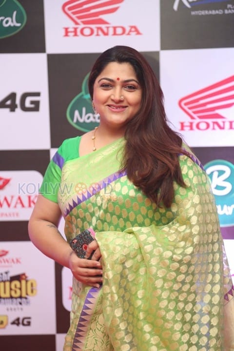 Khushboo At Mirchi Music Awards 2016 Photos 01