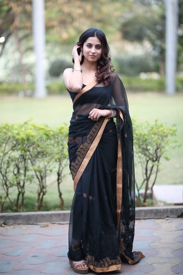 Actress Shashika Tickoo at Padmavyuhamlo Chakradhari Movie Title and First Look Launch Pictures 26
