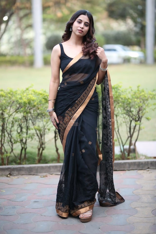 Actress Shashika Tickoo at Padmavyuhamlo Chakradhari Movie Title and First Look Launch Pictures 29