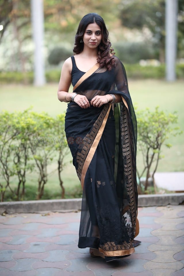 Actress Shashika Tickoo at Padmavyuhamlo Chakradhari Movie Title and First Look Launch Pictures 31