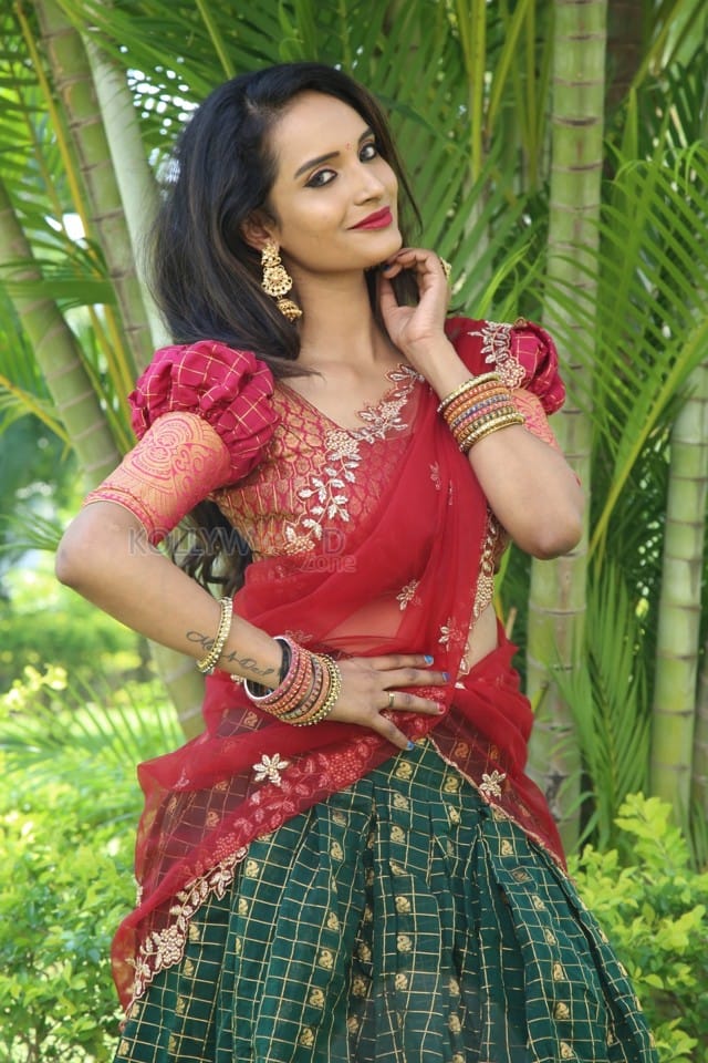 Actress Sreelu at Kotha Rangula Prapancham Movie Teaser Launch Pictures 01