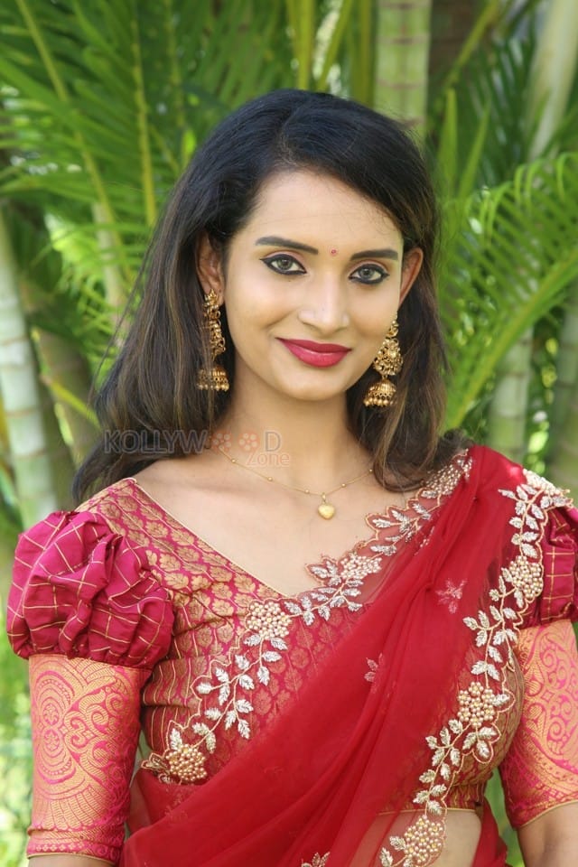 Actress Sreelu at Kotha Rangula Prapancham Movie Teaser Launch Pictures 04