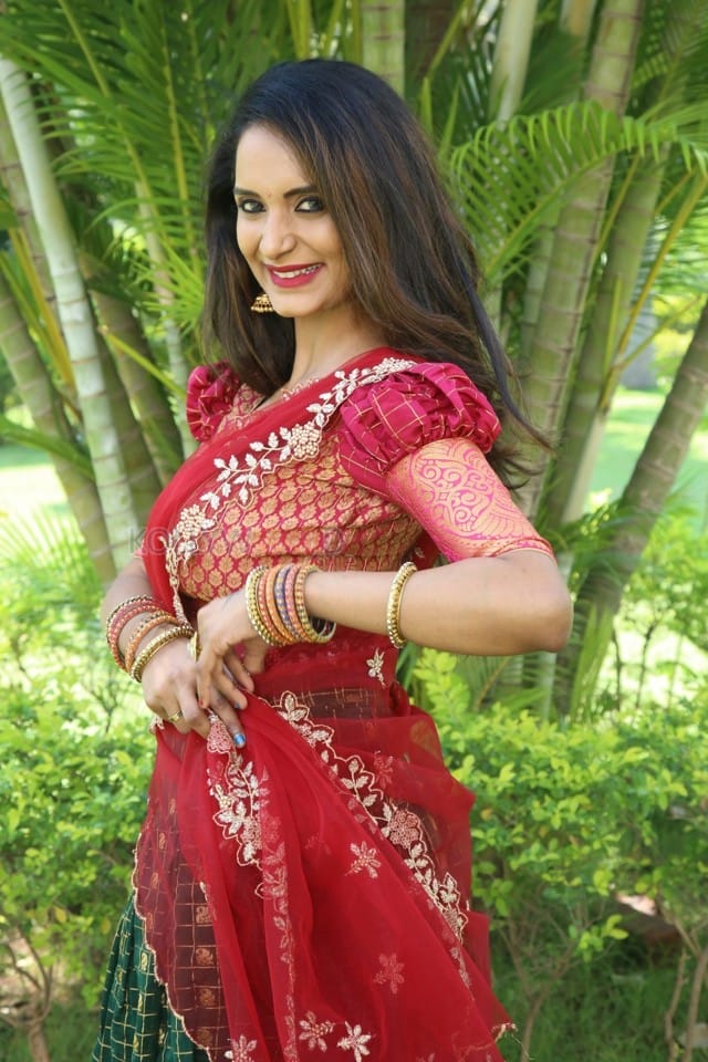 Actress Sreelu at Kotha Rangula Prapancham Movie Teaser Launch Pictures 13