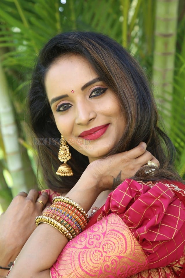 Actress Sreelu at Kotha Rangula Prapancham Movie Teaser Launch Pictures 18
