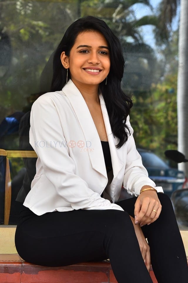 Heroine Samyuktha Viswanathan at Chaari 111 Press Meet Photos 13