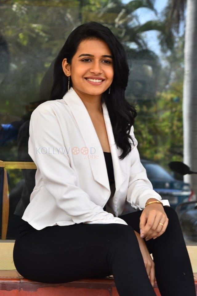 Heroine Samyuktha Viswanathan at Chaari 111 Press Meet Photos 14