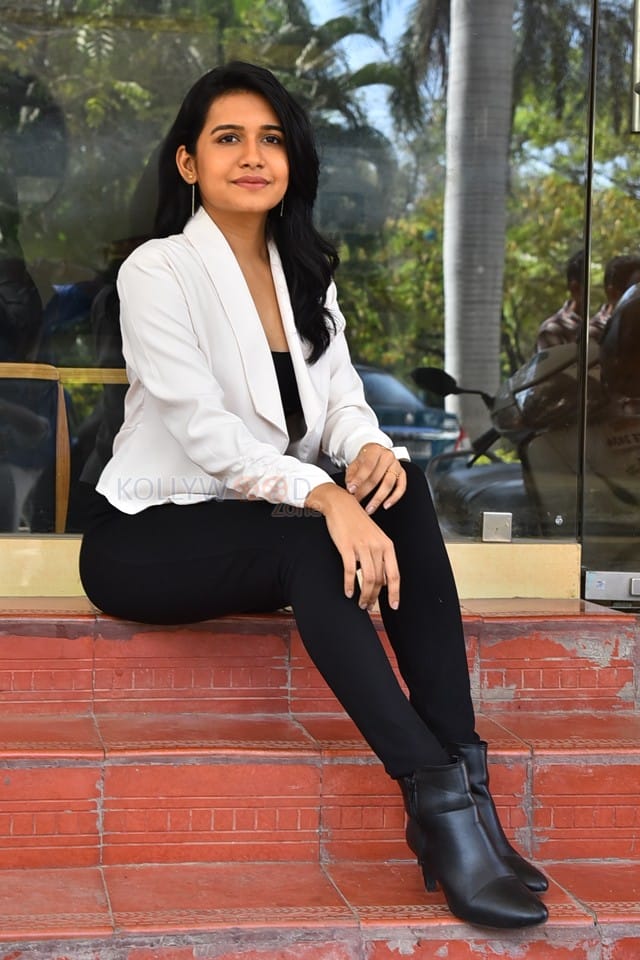 Heroine Samyuktha Viswanathan at Chaari 111 Press Meet Photos 15