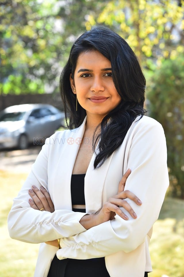 Heroine Samyuktha Viswanathan at Chaari 111 Press Meet Photos 35