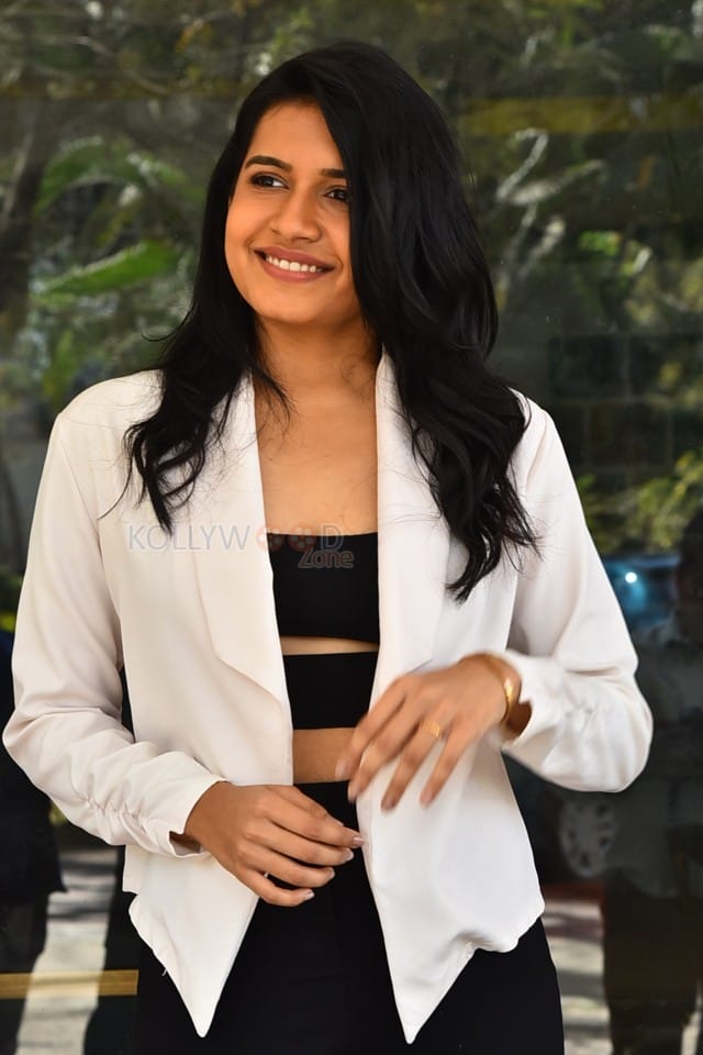 Heroine Samyuktha Viswanathan at Chaari 111 Press Meet Photos 39