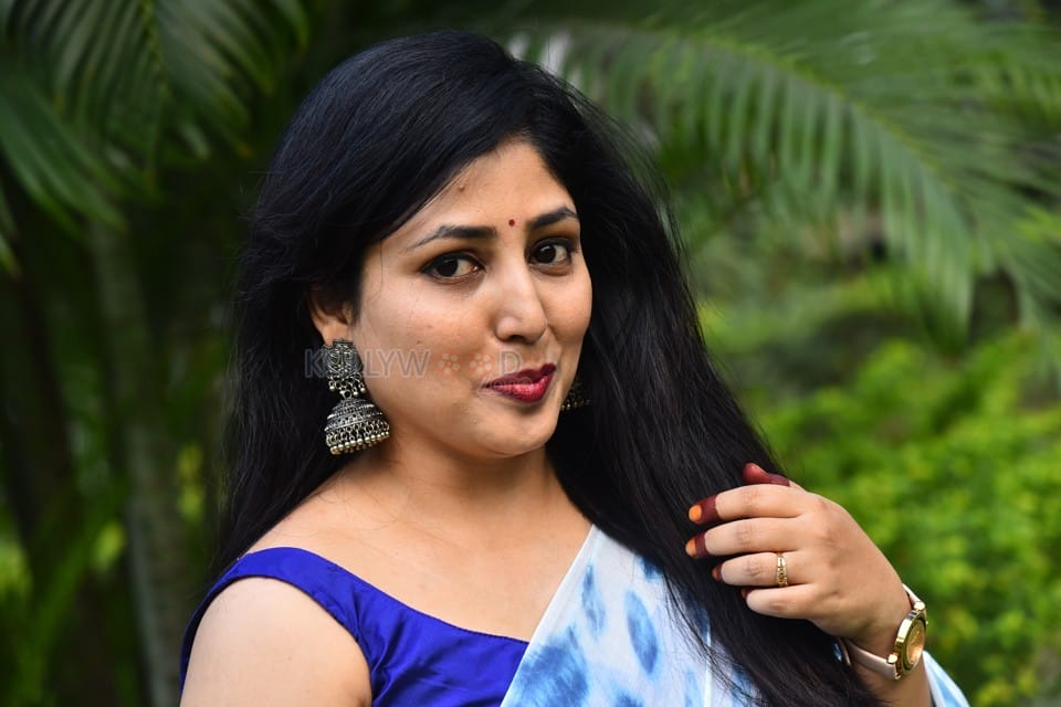 Actress Praneekaanvikaa at Market Mahalakshmi Movie Trailer launch Photos17