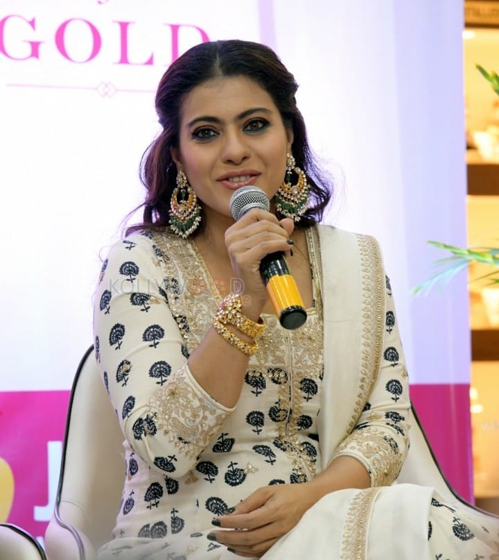 Actress Kajol Devgn At Joyalukkas Akshaya Tritiya 2019 Collection Event Photos 03