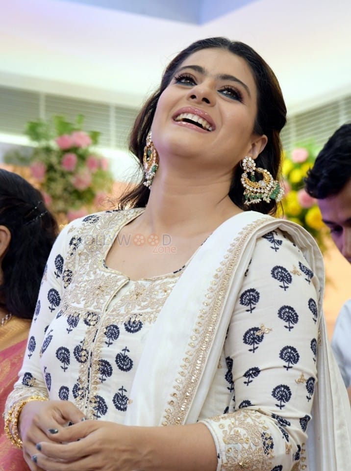 Actress Kajol Devgn At Joyalukkas Akshaya Tritiya 2019 Collection Event Photos 07