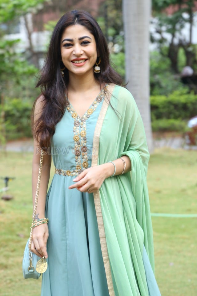 Actress Soniya Bansal at Roti Kapada Romance Movie Press Meet Pictures 23