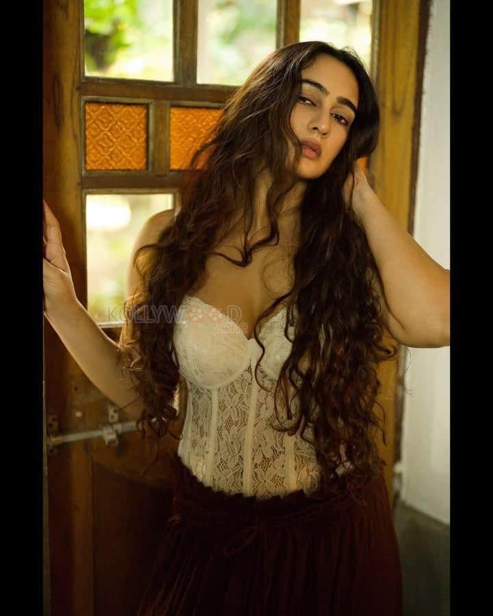 Indian Beauty Megha Shukla Pictures 02