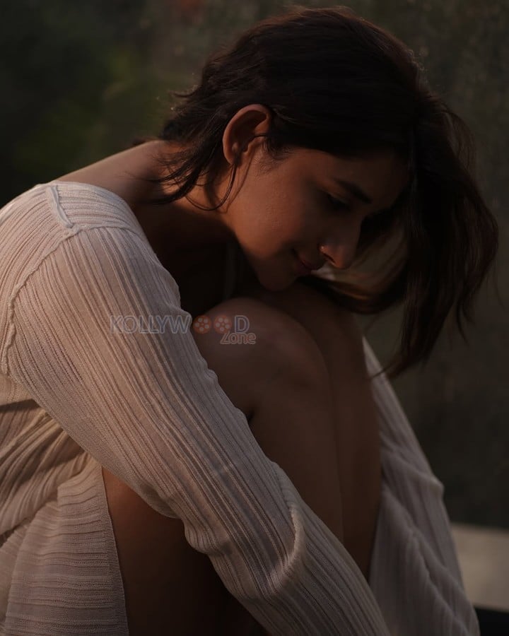 Super Sexy Kanika Mann Elegant Pictures 01