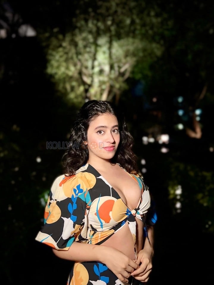 Sexy Shobhita Rana Cleavage in a Floral Maxi Dress Photos 01