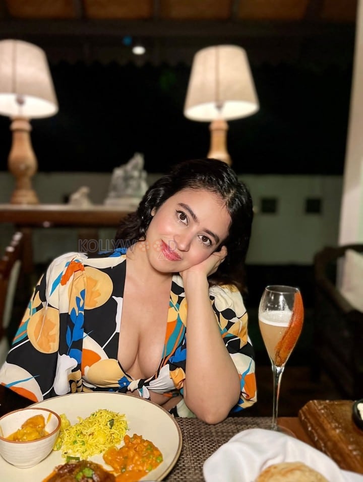 Sexy Shobhita Rana Cleavage in a Floral Maxi Dress Photos 02