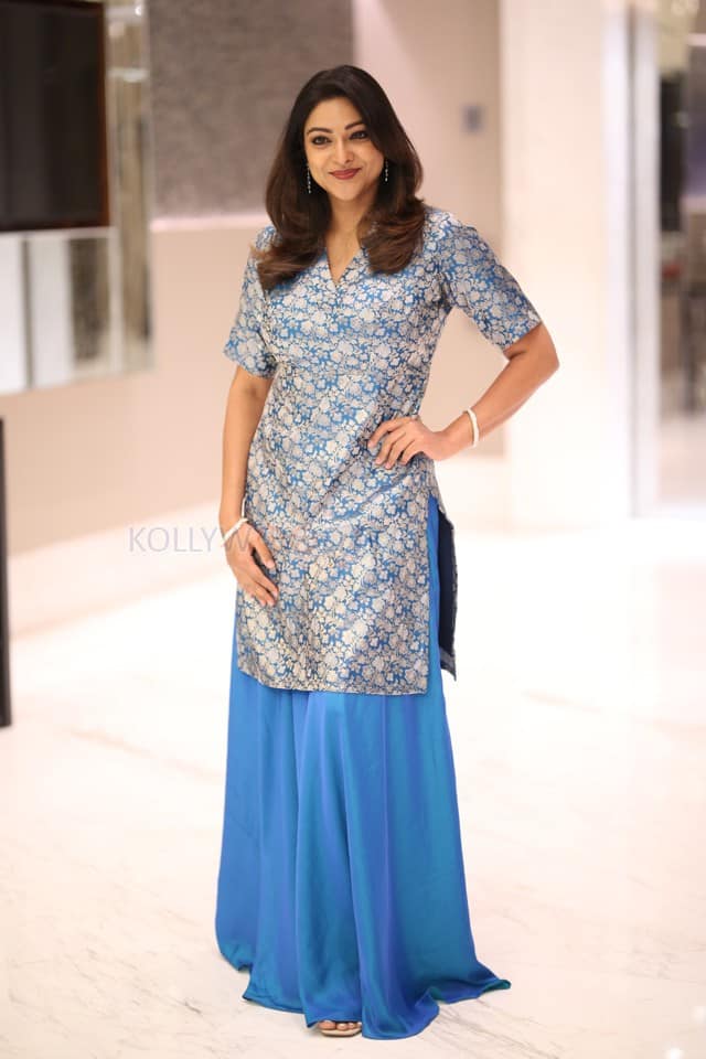 Actress Abhirami Gopikumar at Eleven Movie Pre Release Event Photos 04