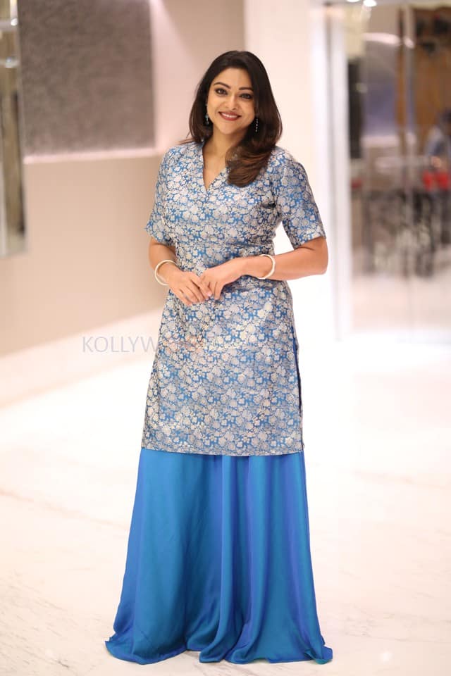 Actress Abhirami Gopikumar at Eleven Movie Pre Release Event Photos 06