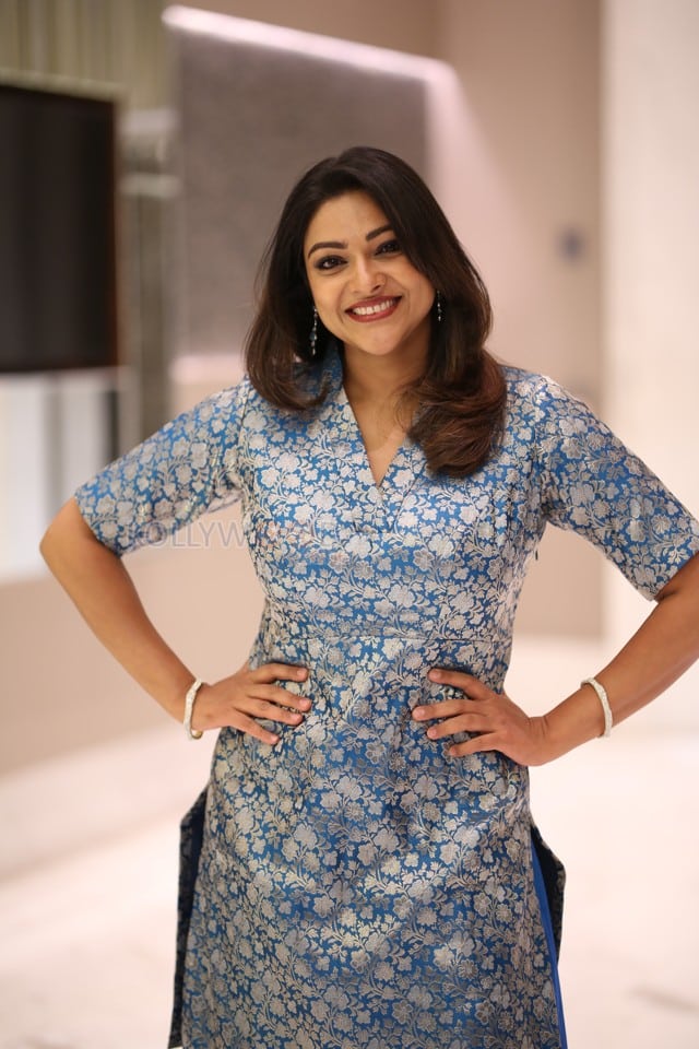 Actress Abhirami Gopikumar at Eleven Movie Pre Release Event Photos 12