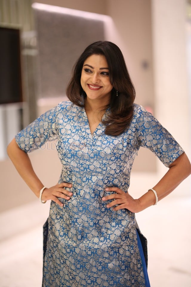 Actress Abhirami Gopikumar at Eleven Movie Pre Release Event Photos 13