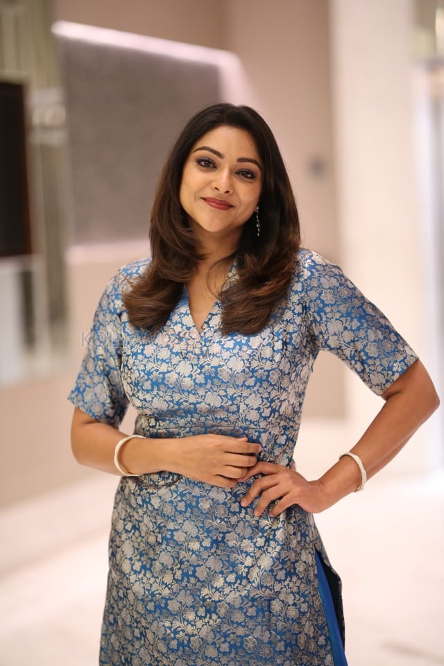 Actress Abhirami Gopikumar at Eleven Movie Pre Release Event Photos 15