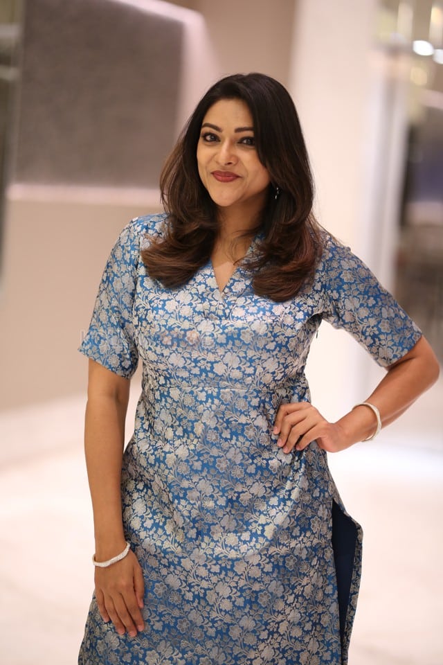 Actress Abhirami Gopikumar at Eleven Movie Pre Release Event Photos 21