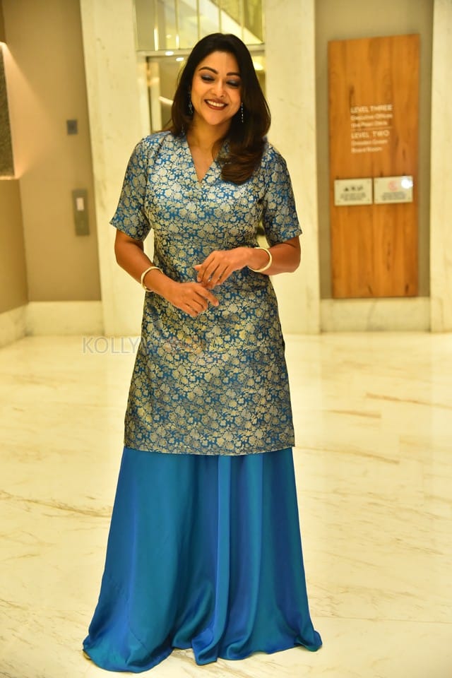 Actress Abhirami Gopikumar at Eleven Movie Pre Release Event Photos 28