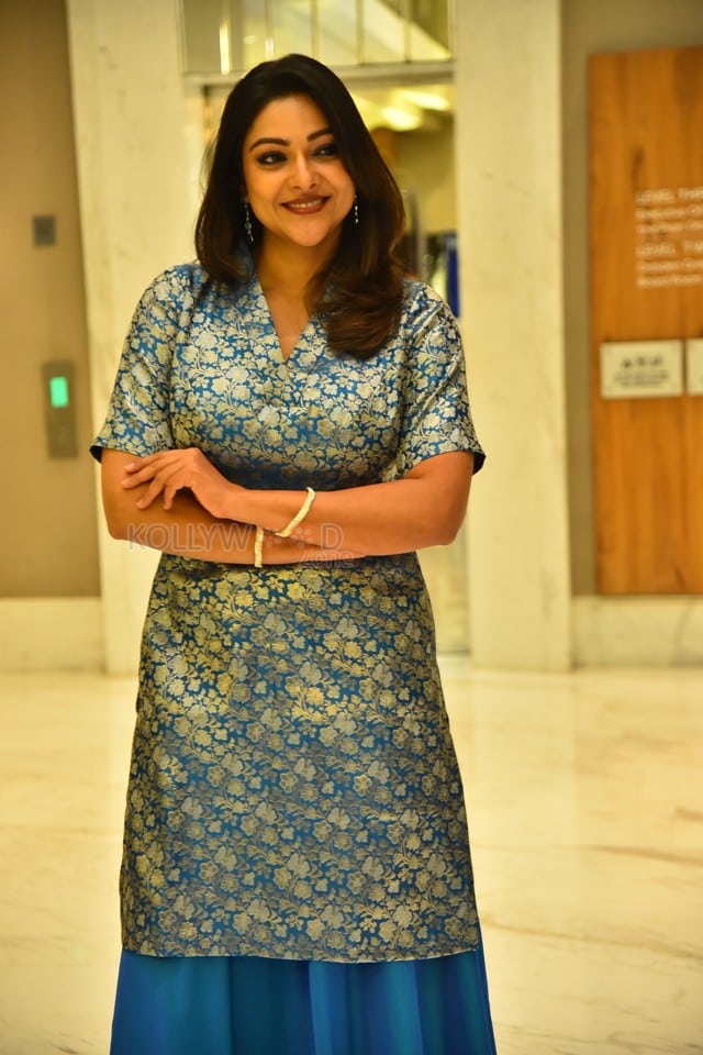 Actress Abhirami Gopikumar at Eleven Movie Pre Release Event Photos 29