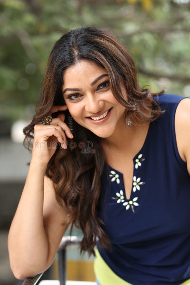 Actress Abhirami at Bhale Unnade Interview Pictures 32