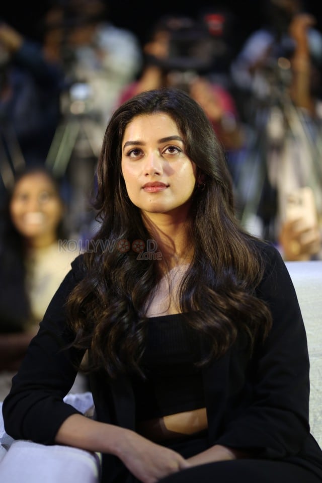 Beautiful Bhagyashri Borse at Kingdom Press Meet Pictures 01