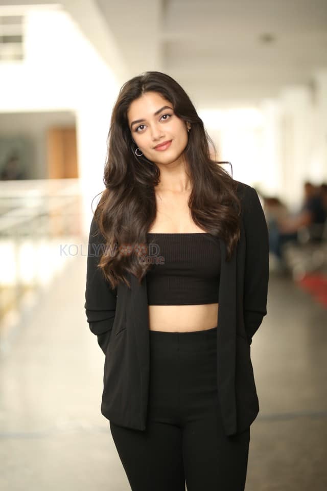 Beautiful Bhagyashri Borse at Kingdom Press Meet Pictures 10