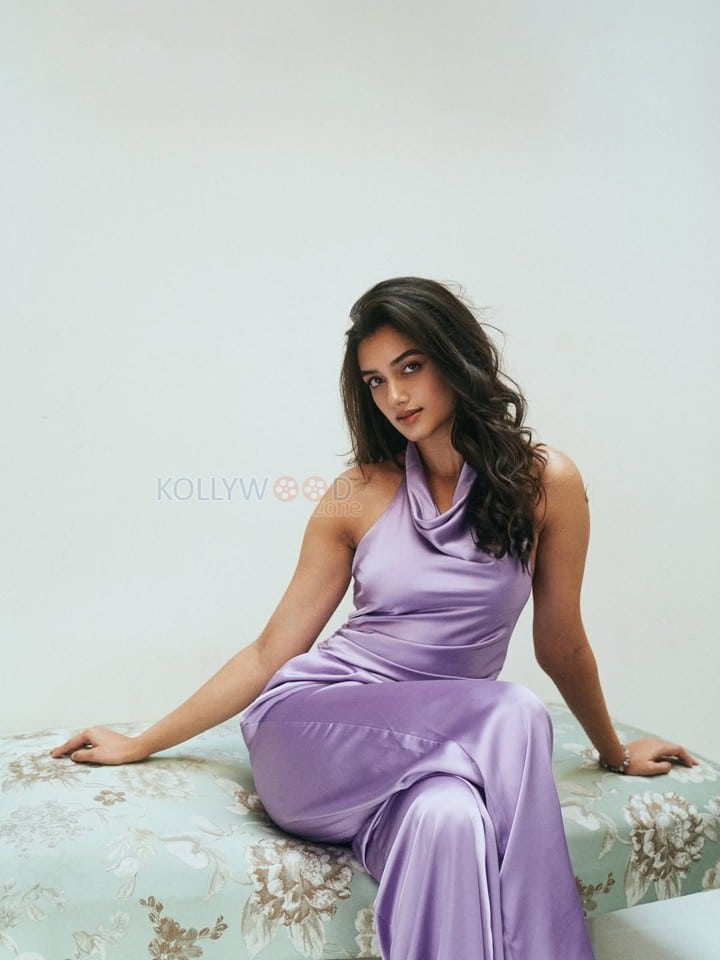 Gorgeous Bhagyashri Borse in a Lavender Halter Neck Satin Dress Photos 04