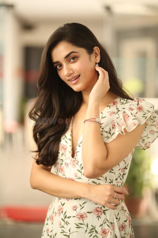 Heroine Bhagyashri Borse at Andhra King Taluka Interview Pictures 02