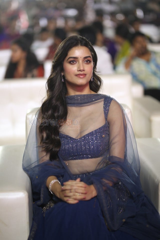 Heroine Bhagyashri Borse at Andhra King Taluka Pre Release Event Pictures 20