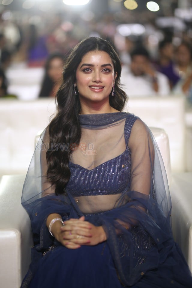 Heroine Bhagyashri Borse at Andhra King Taluka Pre Release Event Pictures 22