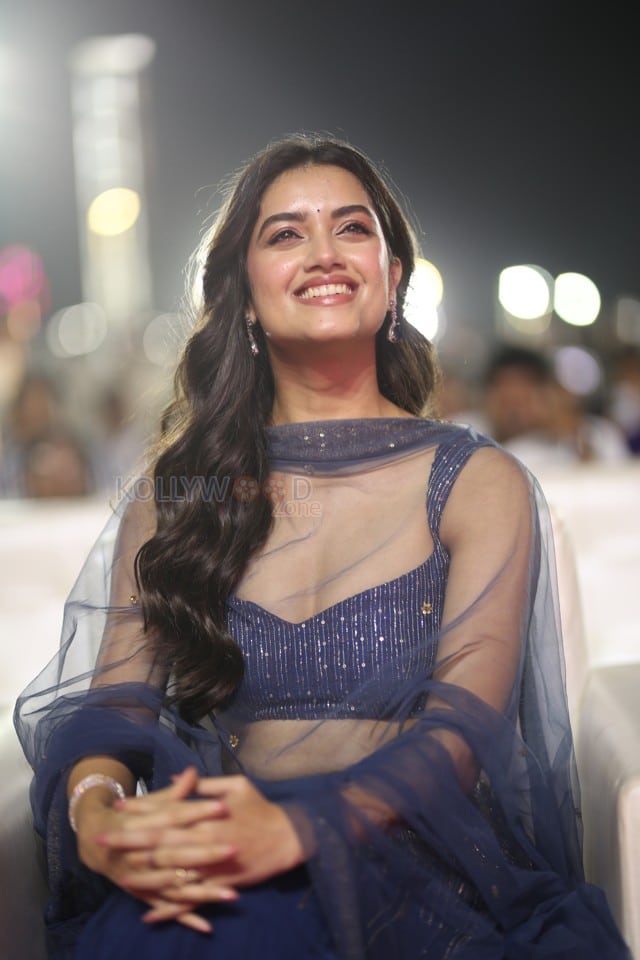 Heroine Bhagyashri Borse at Andhra King Taluka Pre Release Event Pictures 25