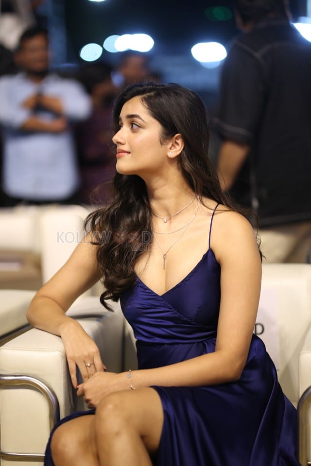 Heroine Bhagyashri Borse at Kingdom Movie Pre Release Event Photos 38