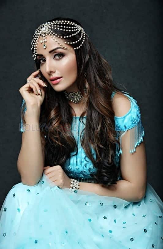 Actress Sonia Mann Sexy Photoshoot Pictures 29
