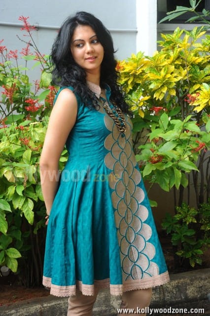 Film Actress Kamna Jethmalani Photos 10