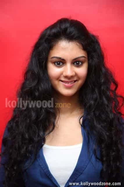Kamna Jethmalani At Naveena Clinic Opening Pictures 01