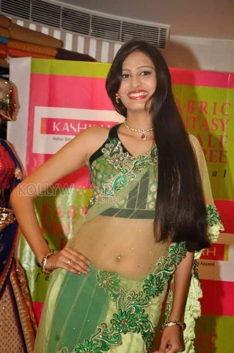 Swetha Jadav Sexy Pictures 01