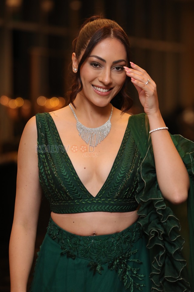 Actress Jeniffer Piccinato at Zebra Movie Trailer Launch Stills 03