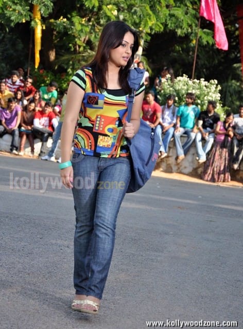 Actress Suhani Sexy Photos 01