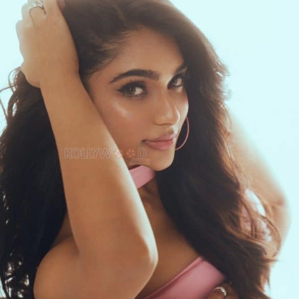 Likhita Yalamanchili