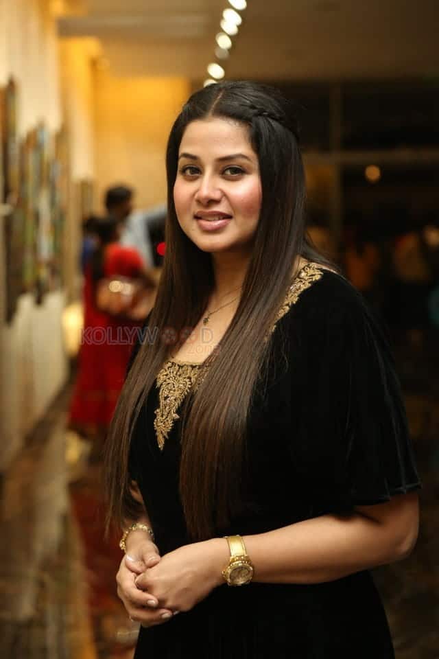 Actress Sangeetha Black Dress Pictures 07