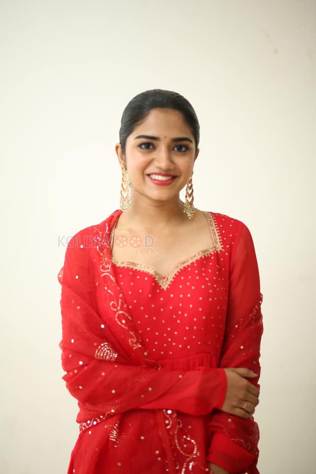 Actress Malavika Manoj at Oh Bhama Ayyo Rama Teaser Launch Photos 01