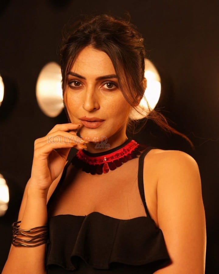 Beautiful Shivangi Verma in a Black Sleeveless Dress Photos 01