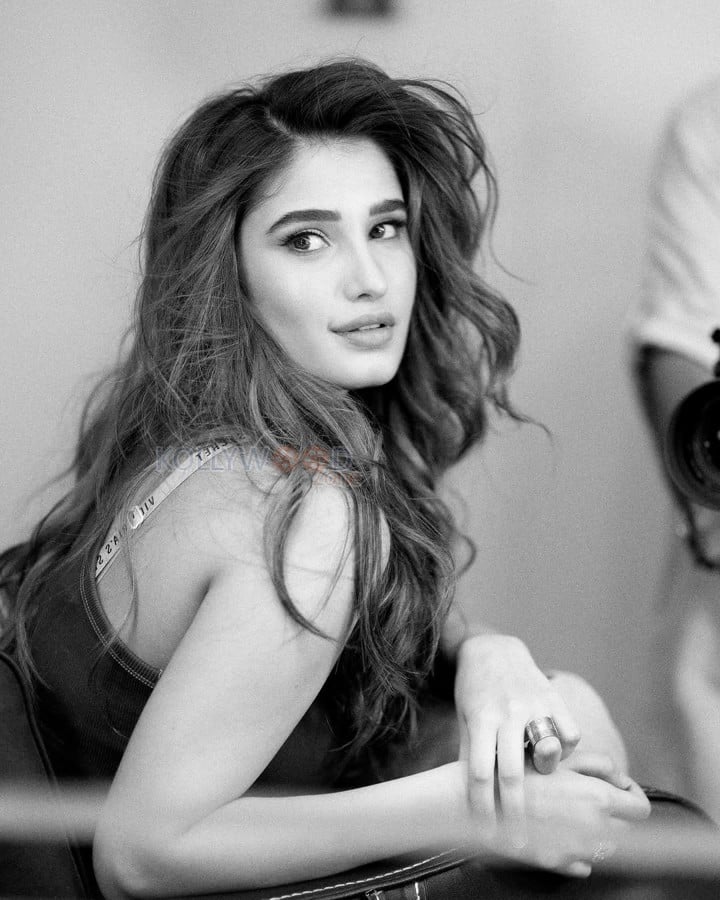 Charming Rasha Thadani Photoshoot Stills 02